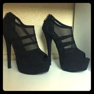 Size 6 - Call it Spring high heels